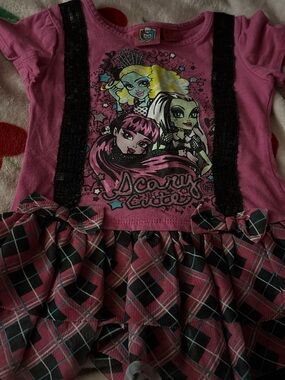 Monster High Pink Graphic shirt